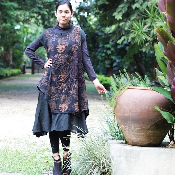 Embroidered Wearable Art Short Sleeve Dress L - Picture 6 of 7